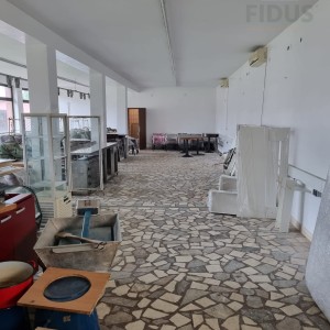 Poslovno stambena zgrada - Uglješ