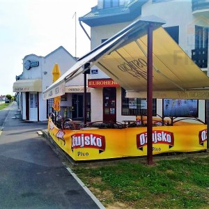Prizemnica s poslovnim prostorima i dvorištem - Belišće