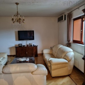 Poslovno stambena zgrada - Uglješ