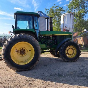 John Deere 4755