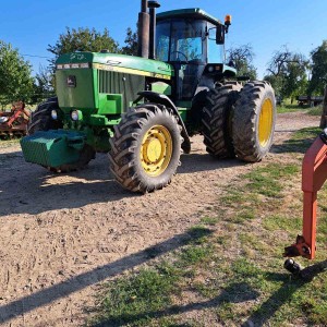 John Deere 4755