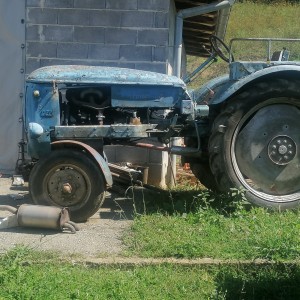 Prodajem traktor hanomag 224