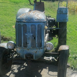 Prodajem traktor hanomag 224