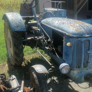 Prodajem traktor hanomag 224