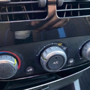 RENAULT CLIO 2016 1,5DCI_AKCIJ_NAVI PDC REG04/ 24SERVISNA KLIMA N Gum