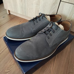 P: Cipele Clarks