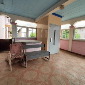 Kuća u Bratini (Pisarovina) 570 m2 - potencijal za starački dom, smještaj radnika, vrtić…