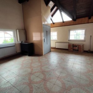 Kuća u Bratini (Pisarovina) 570 m2 - potencijal za starački dom, smještaj radnika, vrtić…