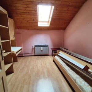 Kuća u Bratini (Pisarovina) 570 m2 - potencijal za starački dom, smještaj radnika, vrtić…