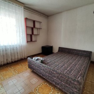 Kuća u Bratini (Pisarovina) 570 m2 - potencijal za starački dom, smještaj radnika, vrtić…