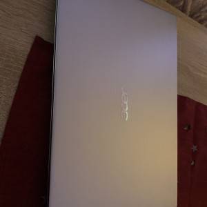 Prodajem novi laptop