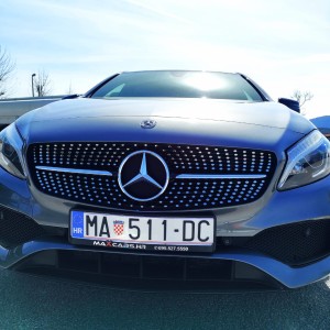 Mercedes-Benz A 200d AMG-PREMIUM-EDITION-NICHT PAKET/RECARO