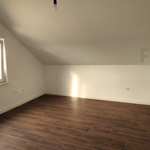 Trosoban stan s parkingom - Retfala (Osijek)