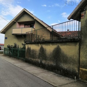 Obiteljska kuća s pomoćnim zgradama - Lipovača (Vukovar)