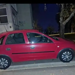 Prodajem Opel Corsu 1.2i
