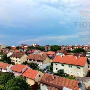 Peterosoban stan s parkingom - širi centar Osijeka