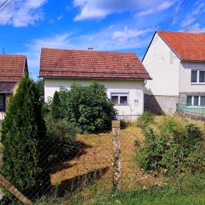Kuća s okućnicom - Sarvaš
