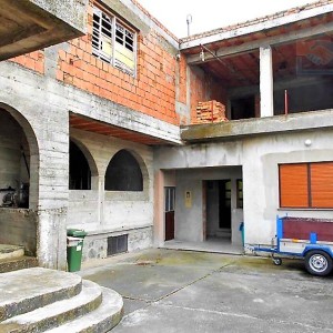 Zgrada s 3 stana + poslovni prostor - Donji grad (Osijek)