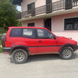 NISSAN TERRANO 2 - 2,7
