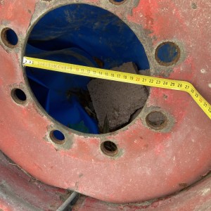 prodajem felge 20 cola 8x275 sa gumama