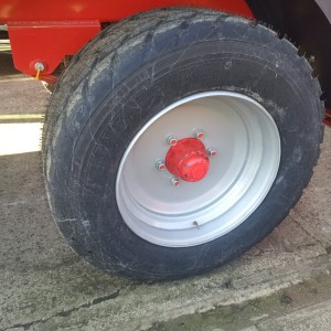 GUME ZA PRIKOLICU 385/55 R 22.5