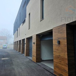 Atraktivan stan s garažom - širi centar Osijeka