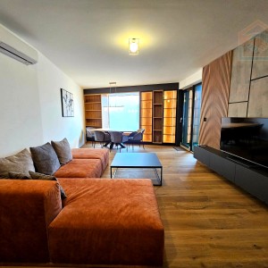 Atraktivan stan s garažom - širi centar Osijeka