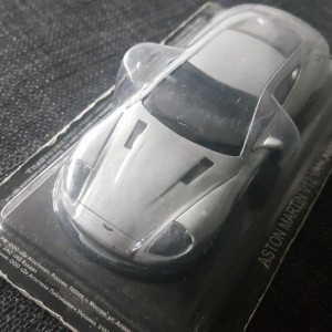 Model maketa automobil Aston Martin V 12 1/43 1:43