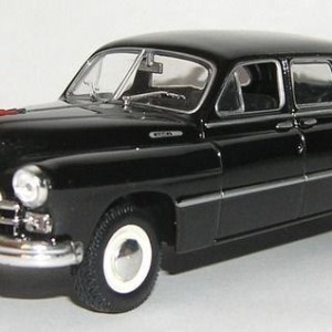Model maketa automobil GAZ 12 ZIM 1/43 1:43