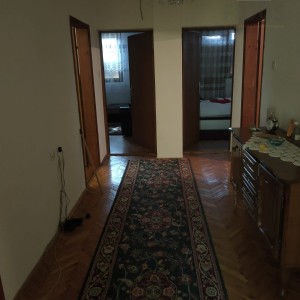 Obiteljska kuća s poslovnim prostorom - Mirkovci