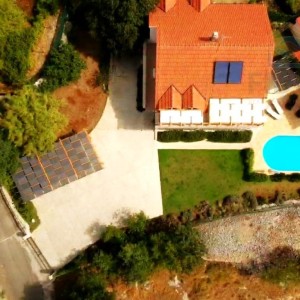 Kuća s bazenom - Donji Humac (otok Brač)