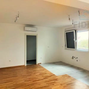 Trosoban stan s natkrivenim parkingom - Donji grad (Osijek)