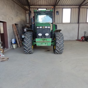 Traktor John Deere 8200