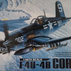 Maketa aviona avion Vought F4U Corsair 1/48 1:48