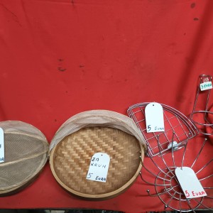 Bakreni kotlić na stalku sa mješalicom