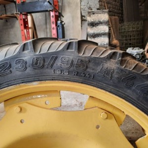 Kotači za Međurednu obradu John Deere 44"