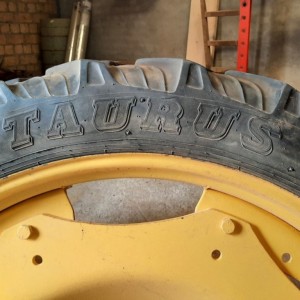 Kotači za Međurednu obradu John Deere 44"