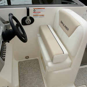 BAYLINER 742CU CUDDY NOVO GLISER SA KABINOM-MOTOR MERCRUISER 350PHP