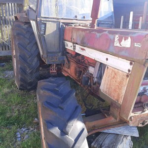 Traktor IHC 844 s