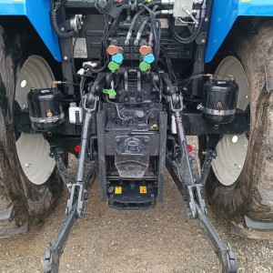 TRAKTOR NEW HOLLAND