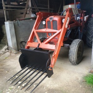 Prednji utovarivač za imt 558