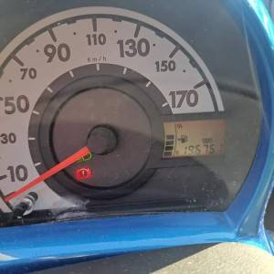 prodaje se toyota