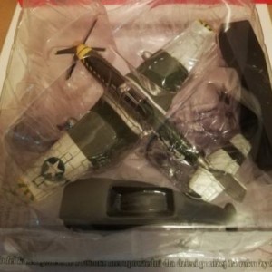 Metalni gotovi model maketa avion P-51 Mustang Diecast 1/72 1:72