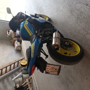 SUZUKI GSXR 600 K5