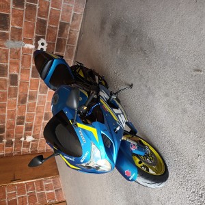 SUZUKI GSXR 600 K5