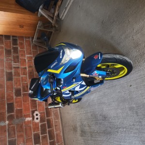 SUZUKI GSXR 600 K5