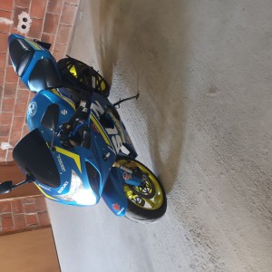 SUZUKI GSXR 600 K5