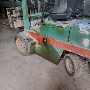 PRODAJEM VILIČAR INDOS 2,5t