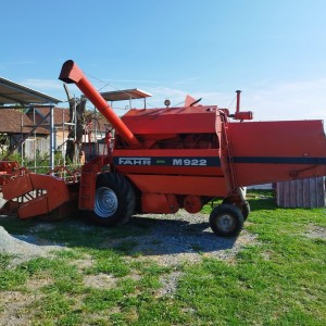 Prodajem kombajn Fahr M922