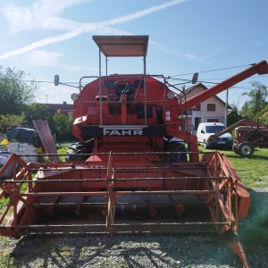 Prodajem kombajn Fahr M922